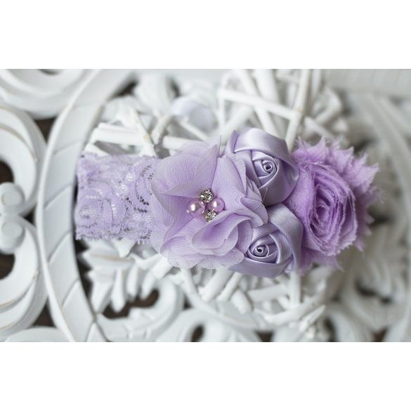Halvány lila csipke fejpánt virágokkal