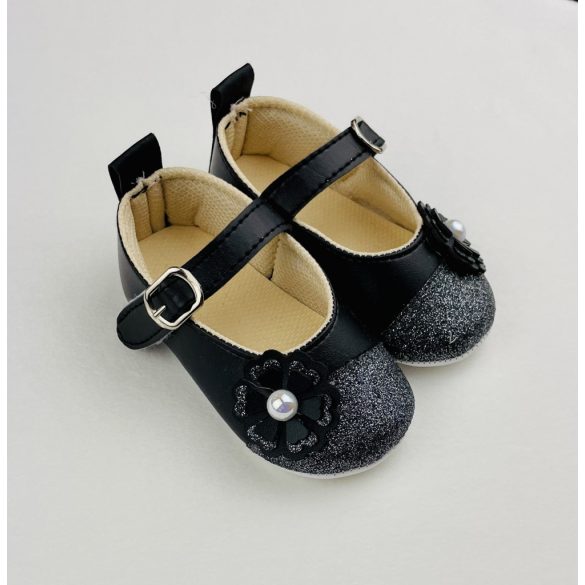 Puhatalpú fekete kislány baba cipő 