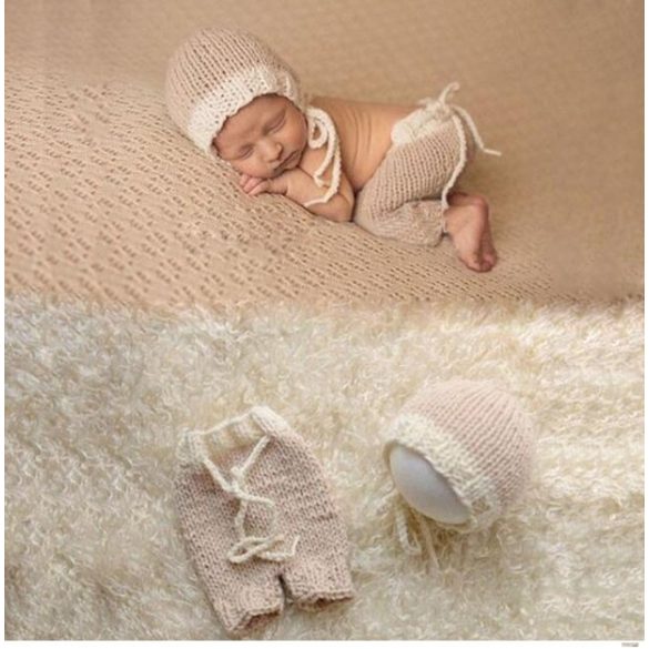 horgolt kisfiú ruha újszülött fotózáshoz két darabos szett sapka és nadrág bézs színű
