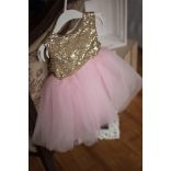 Rózsaszín tüll kislány ruha flitterekkel