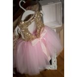 Rózsaszín tüll kislány ruha flitterekkel
