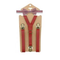 Piros nadrágtartó kockás csokornyakkendővel